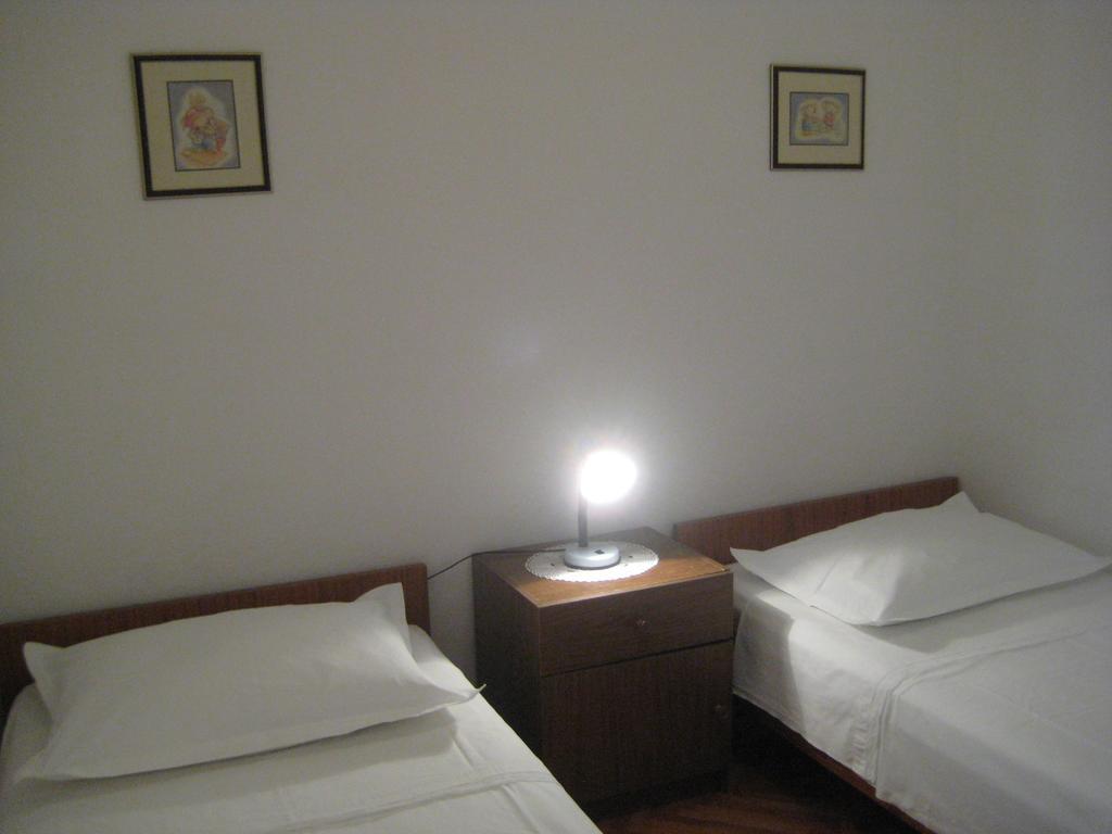Apartments Zara Mimice Szoba fotó